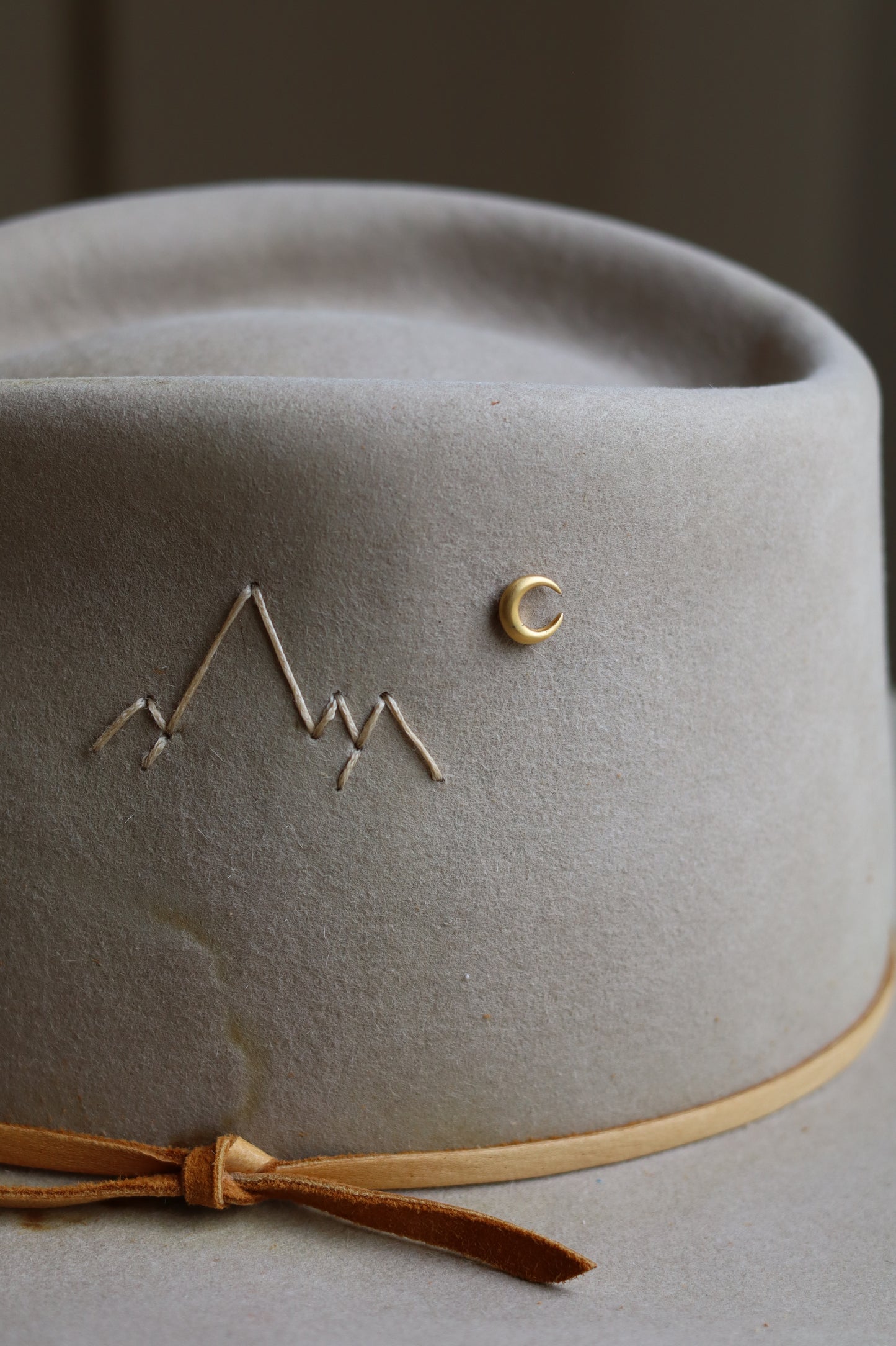 Lunar Stud