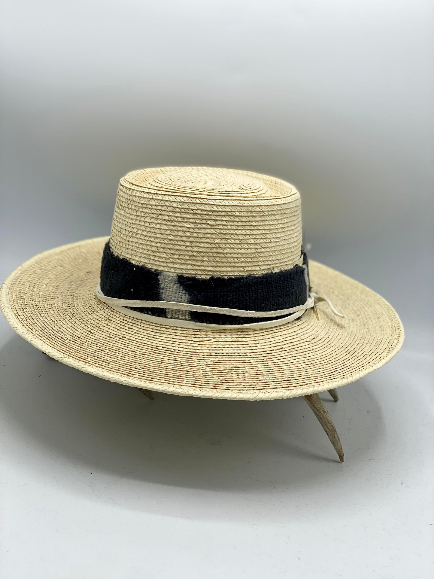 Telescope Crown on Straw