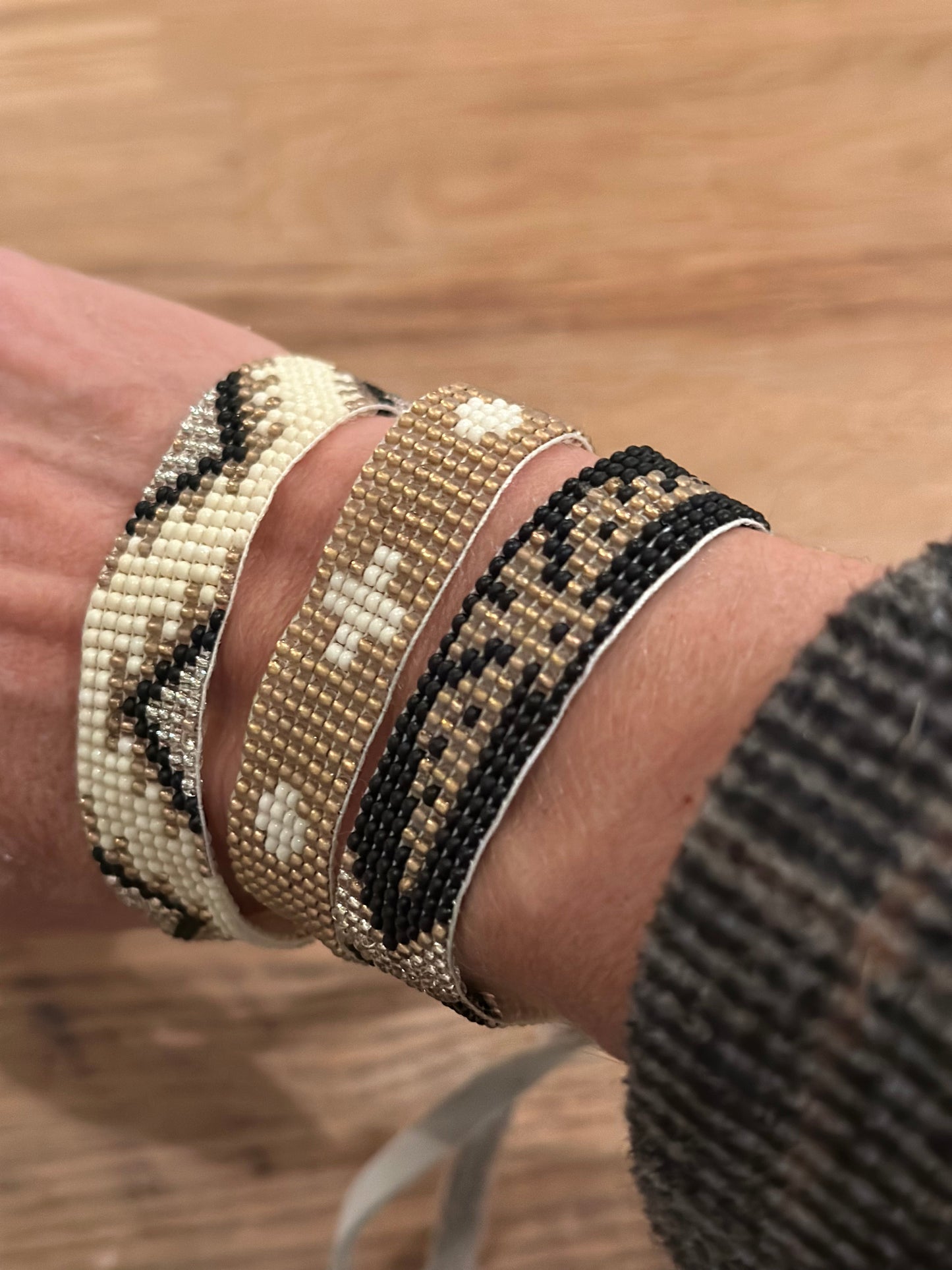 Circle/Swiss Cross - Gold Bracelet