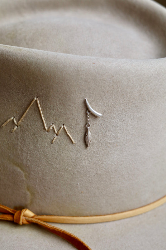 Shard feather stud