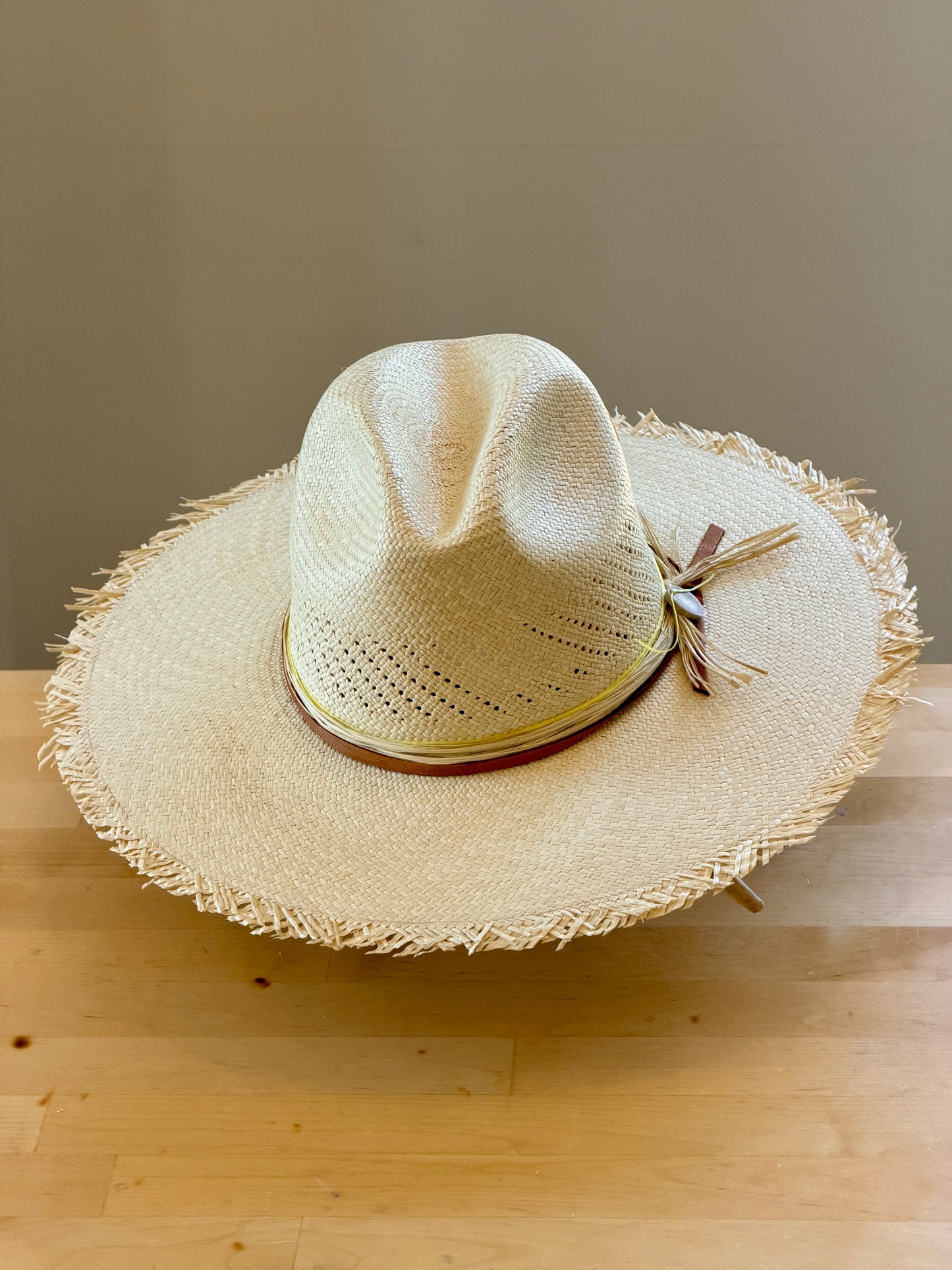 Straw with Perforated Crown - Frayed Brim
