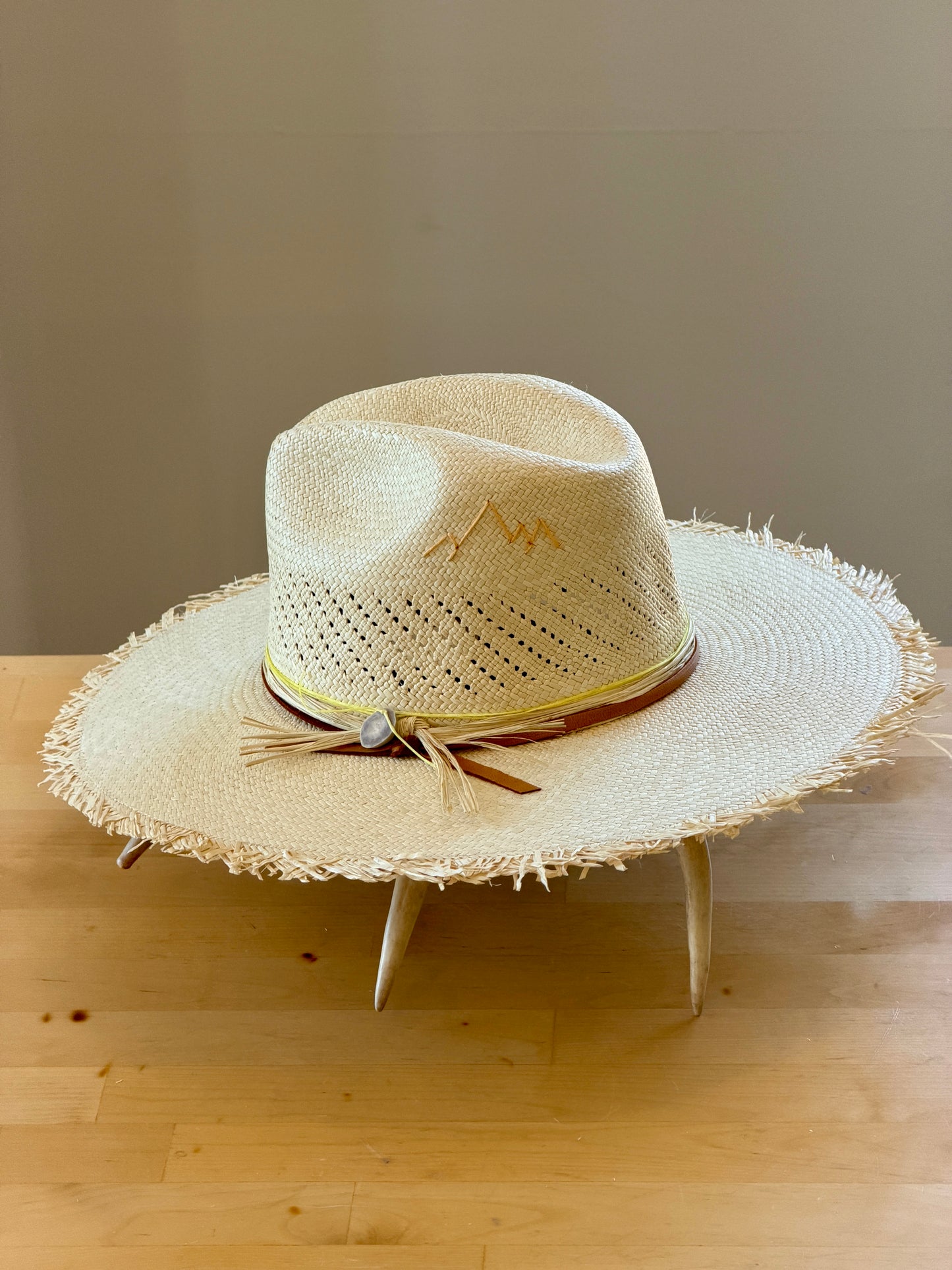 Straw with Perforated Crown - Frayed Brim
