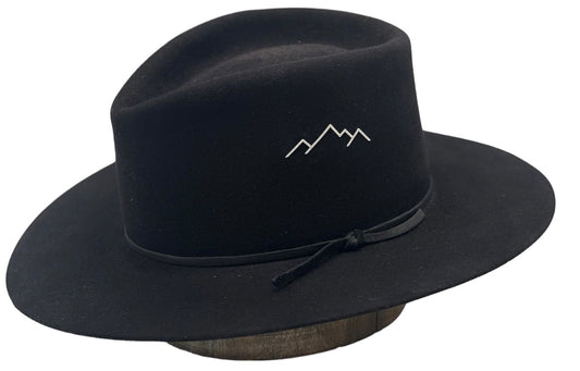 14 Karat Pavé Mountain Pin